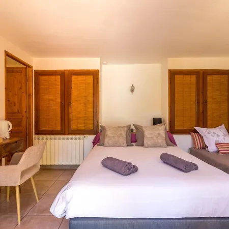 Hotel De Riri *
