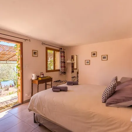 Hotel De Riri Celles (Languedoc-Roussillon)