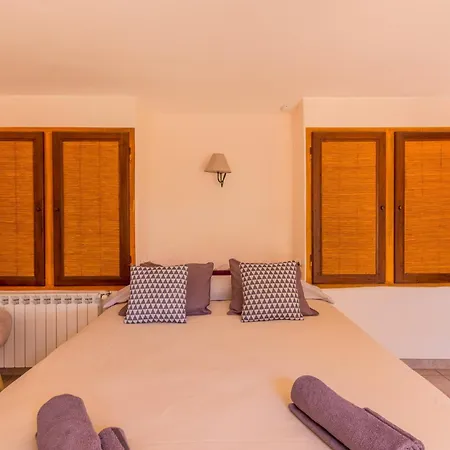 Hotel De Riri Celles (Languedoc-Roussillon)